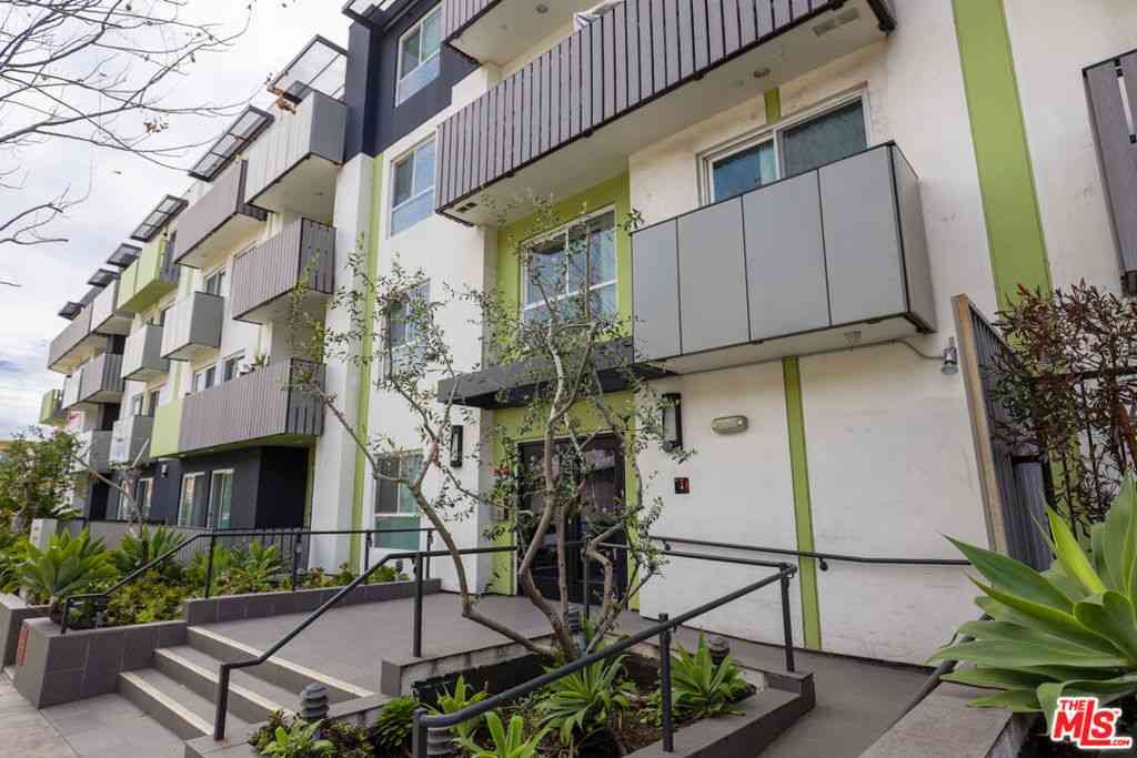 Condo For Rent - 1539 Beloit #214<br/> Los Angeles, CA 90025