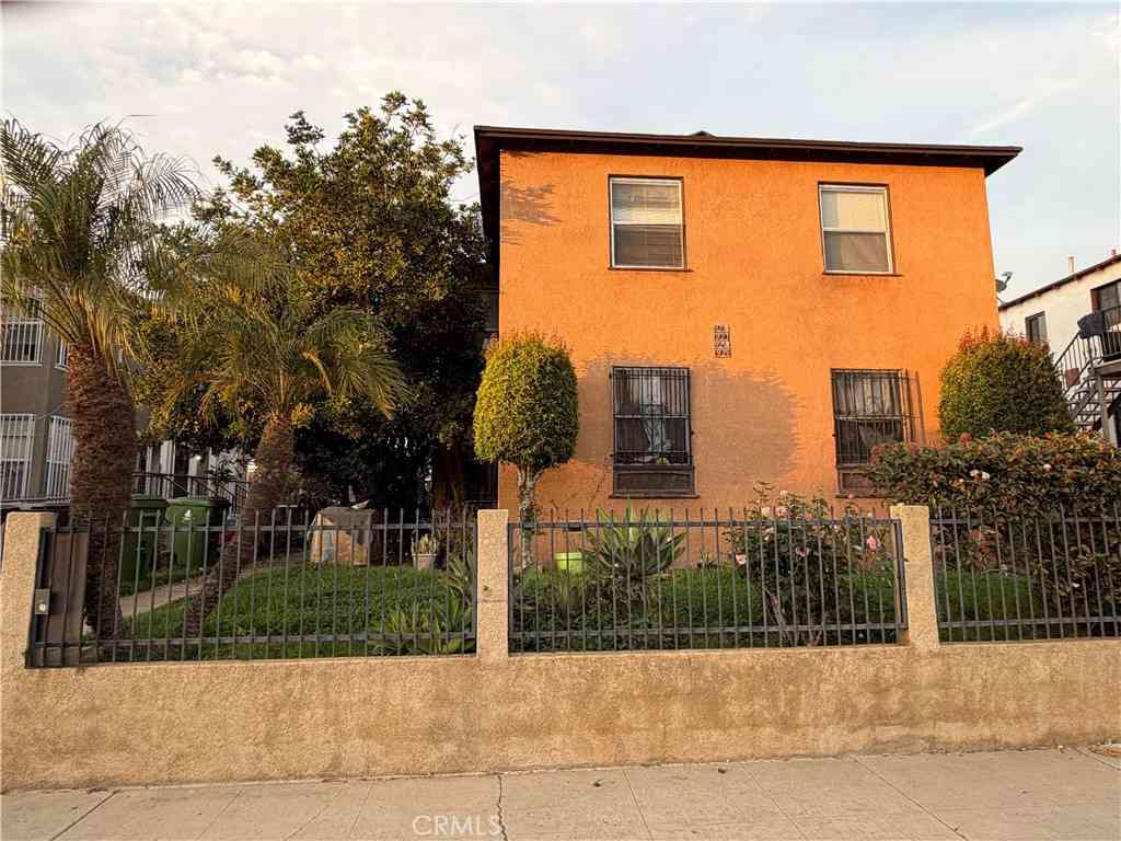 Multifamily For Rent - 1925 1/2 W 35th<br/> Los Angeles, CA 90018