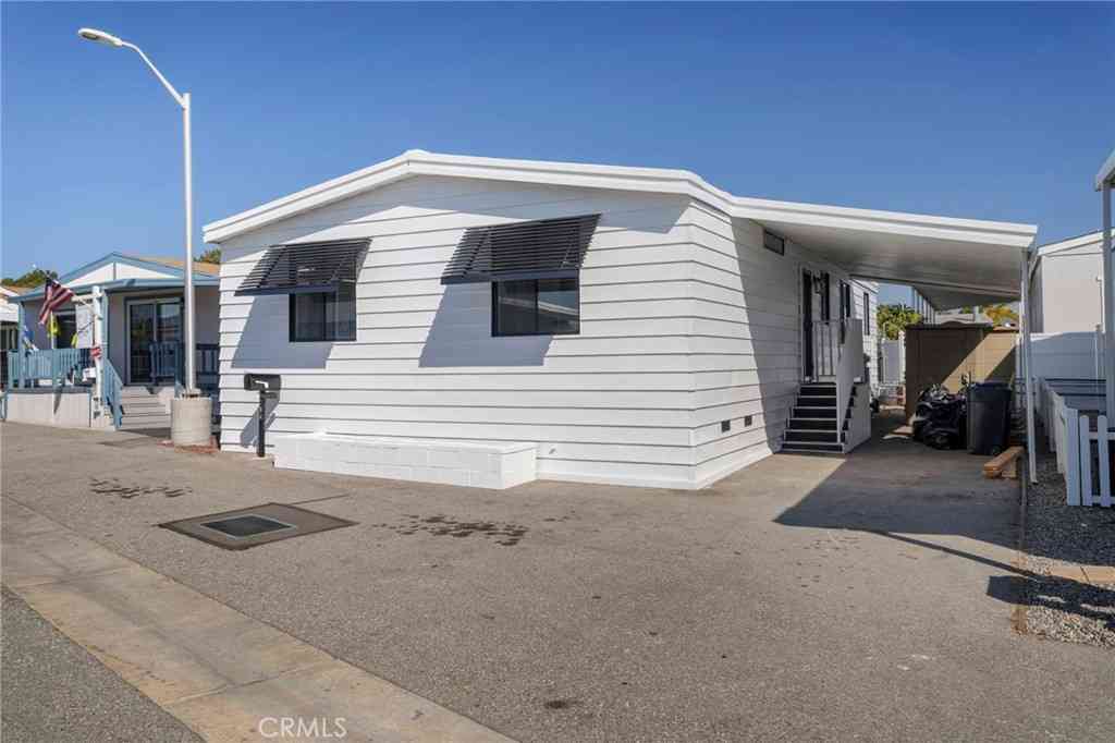 Mobile Home For Sale - 304 N Jade Cove Drive #64<br/> Long Beach, CA 90803