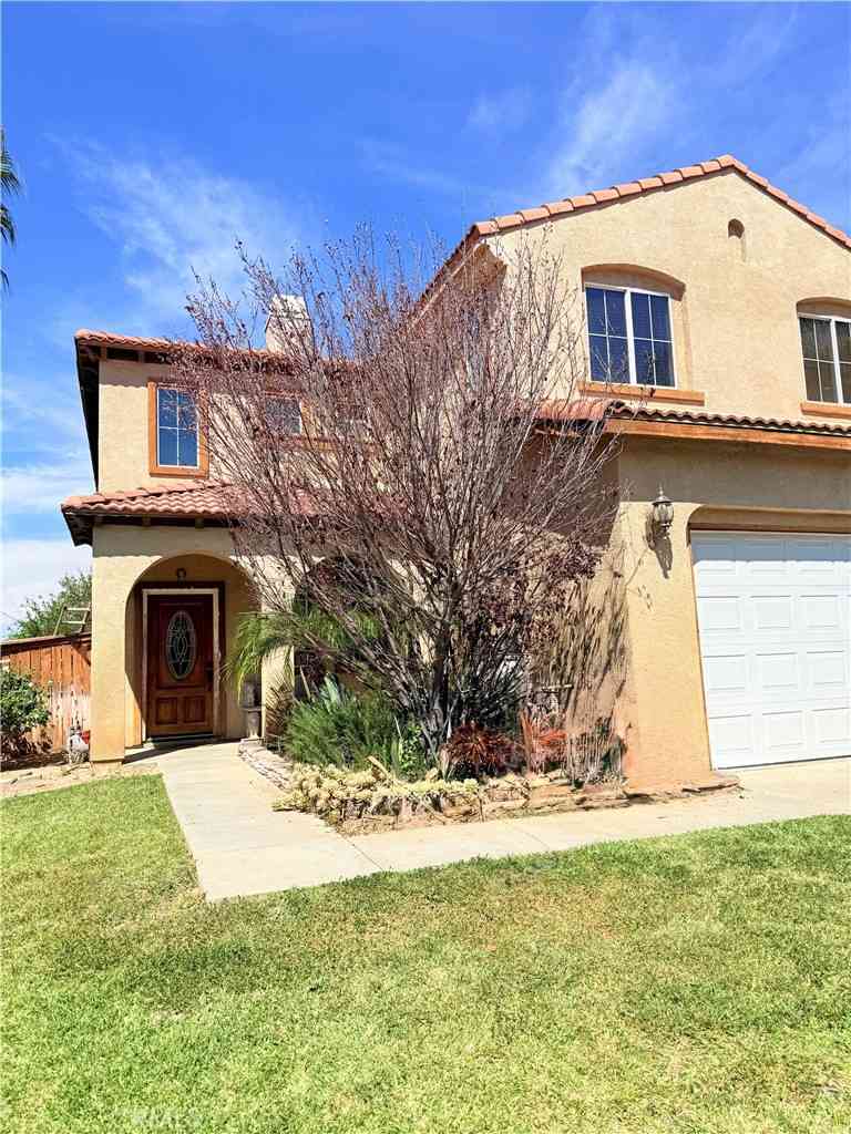 Homes For Sale - 26532 Calle Belding<br/> Moreno Valley, CA 92555