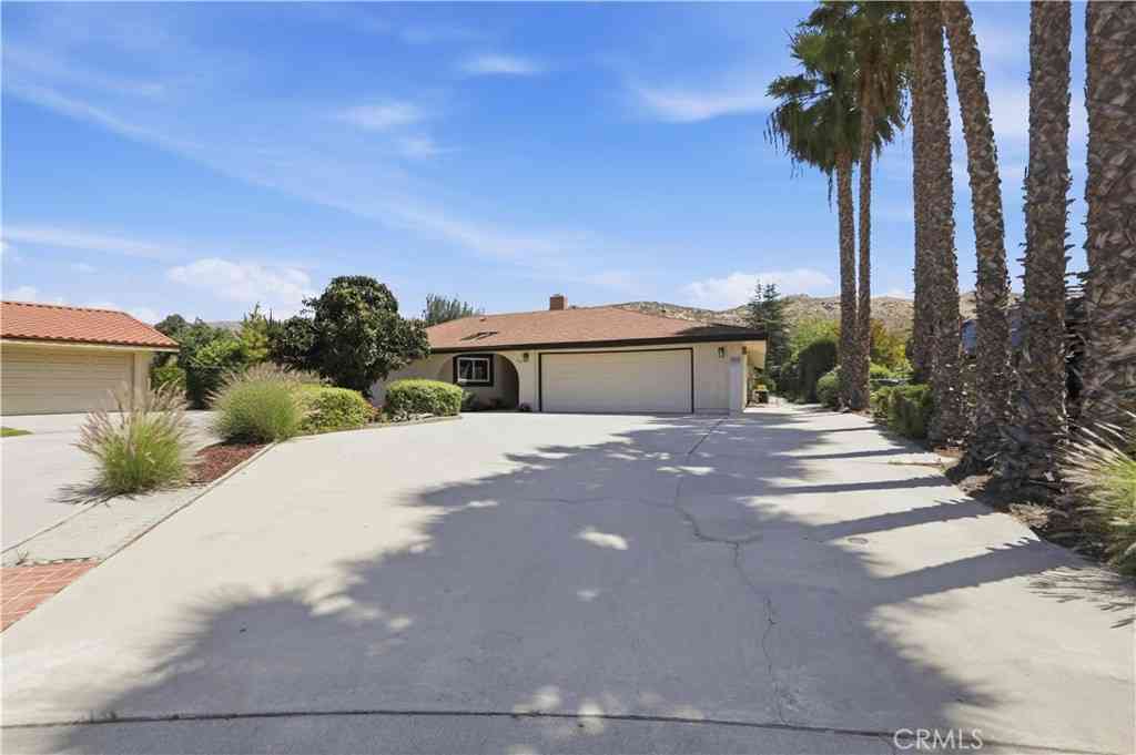 Homes For Sale - 700 Via Concepcion<br/> Riverside, CA 92506
