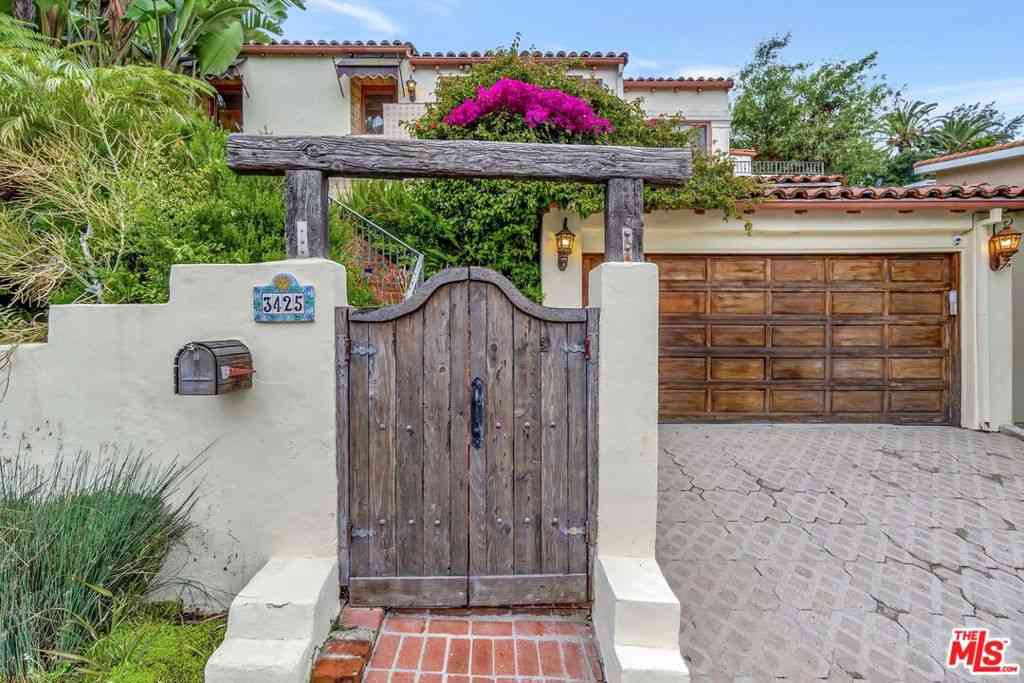 Homes For Rent - 3425 Oak Glen Drive<br/> Los Angeles, CA 90068