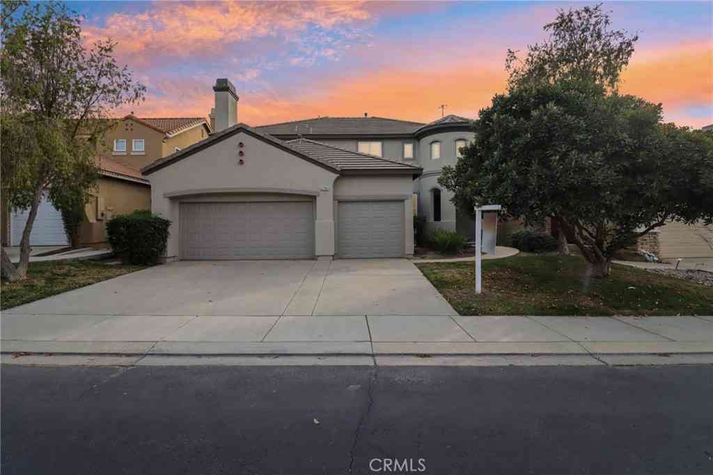 Homes For Sale - 27741 Elderberry Street<br/> Murrieta, CA 92562