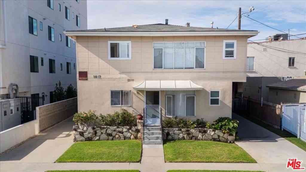 Homes For Sale - 1017 S Shenandoah Street<br/> Los Angeles, CA 90035