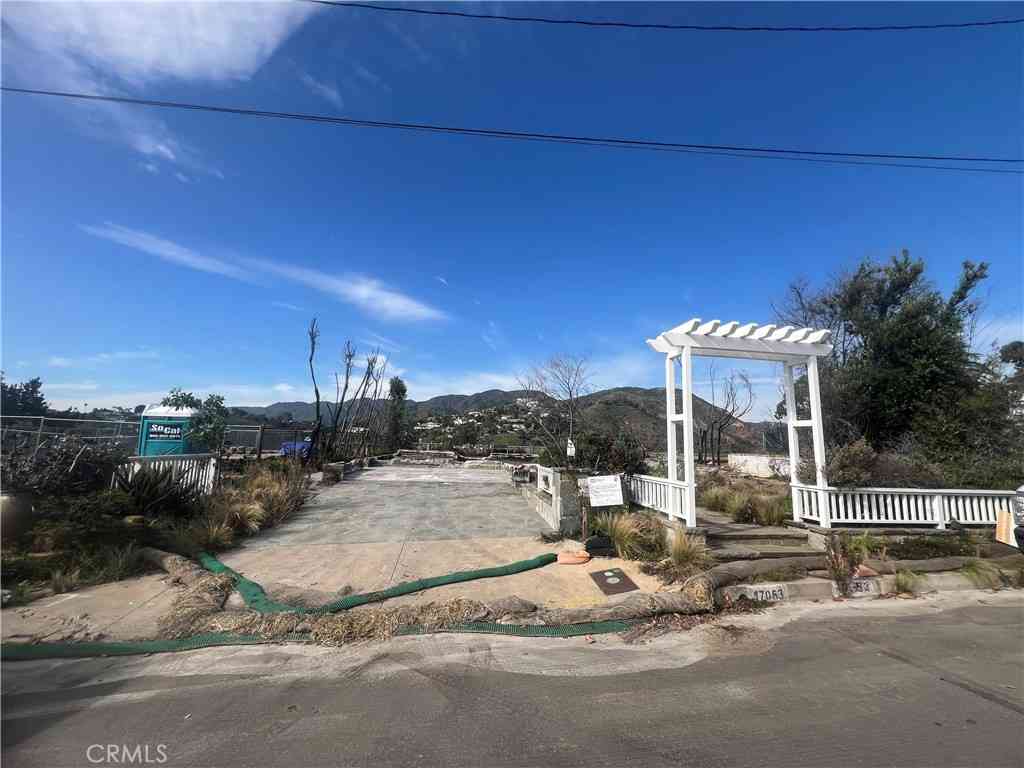 Vacant Land For Sale - 17053 Bollinger Drive<br/> Pacific Palisades, CA 90272