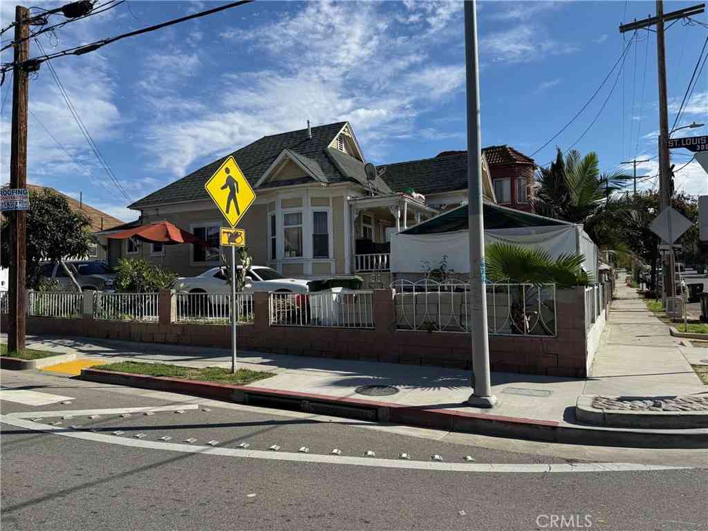 Multifamily For Sale - 2103 Michigan Ave<br/> Los Angeles, CA 90033