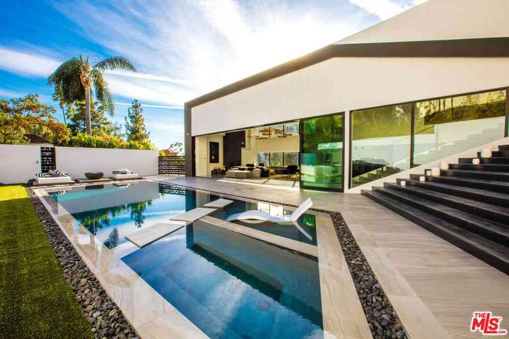 Homes For Rent - 2210 Bowmont Drive<br/> Beverly Hills, CA 90210