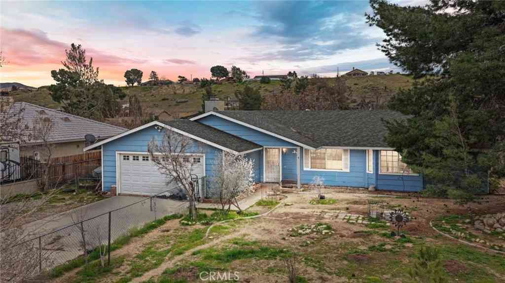 Homes For Sale - 17405 Adobe<br/> Hesperia, CA 92345