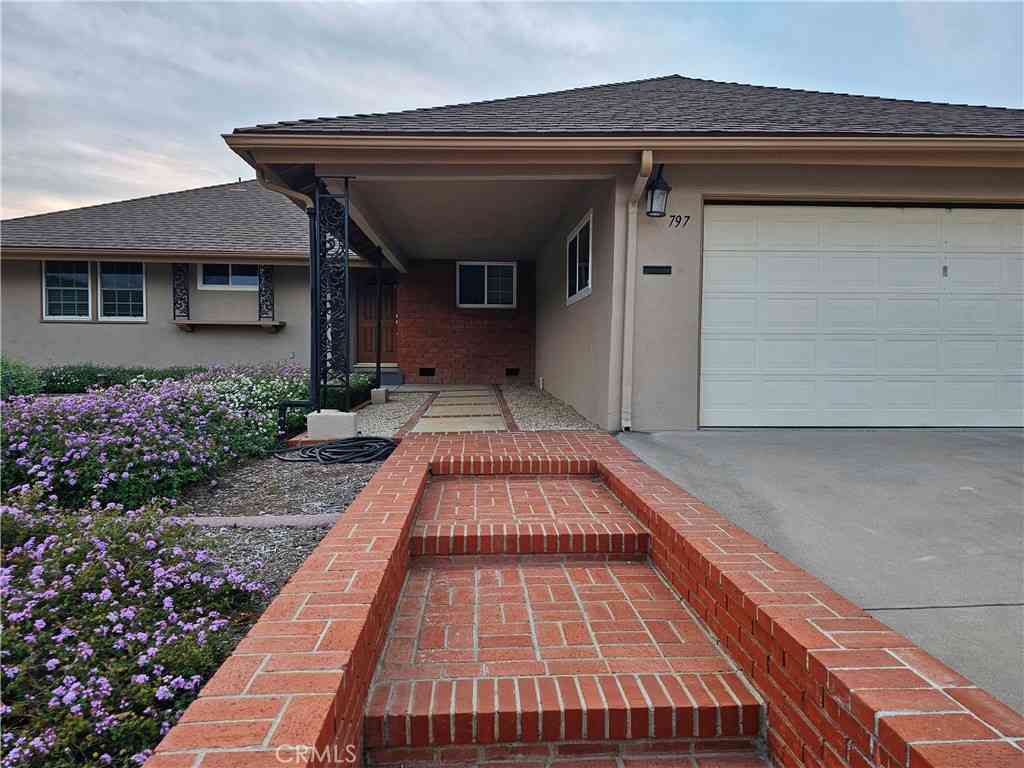 Homes For Sale - 797 La Grange<br/> Newbury Park, CA 91320