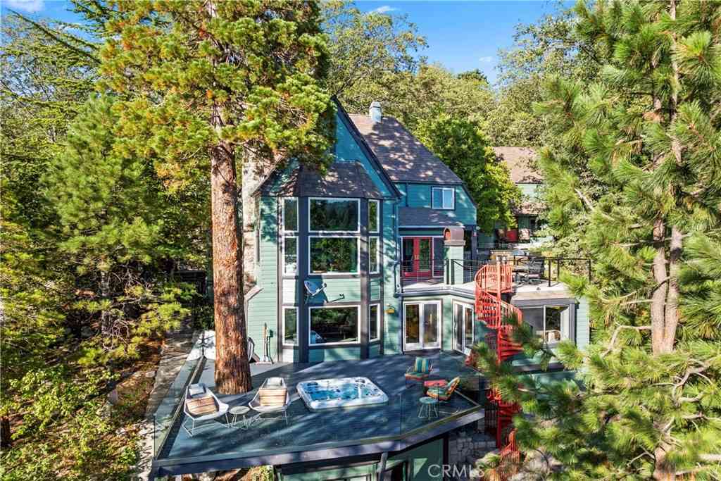Homes For Sale - 28019 North Shore Road<br/> Lake Arrowhead, CA 92352