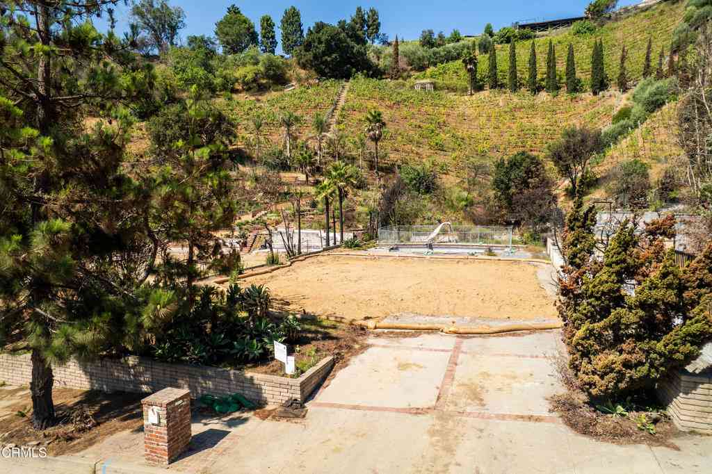 Vacant Land For Sale - 1227 Bienveneda Avenue<br/> Pacific Palisades, CA 90272
