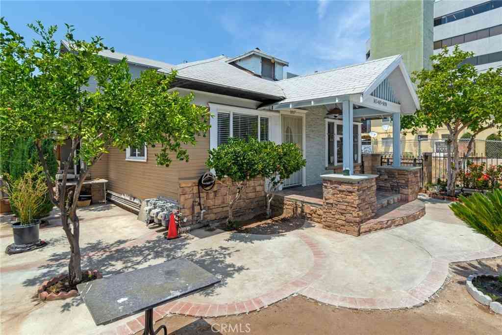 Multifamily For Sale - 1417 N Kenmore<br/> Los Angeles, CA 90027