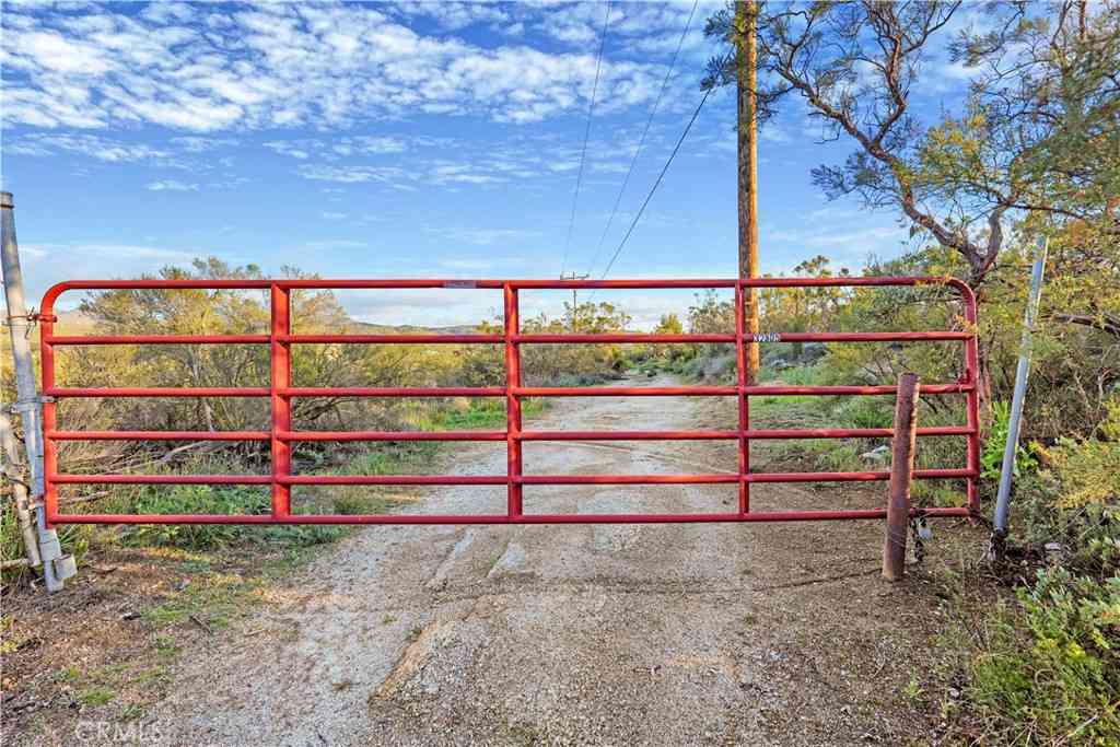 Vacant Land For Sale - 32805 Red Mountain<br/> Hemet, CA 92544