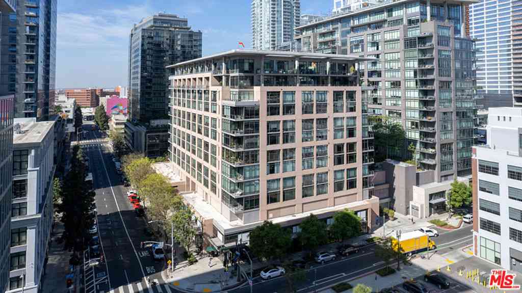 Condo For Sale - 1111 S Grand Avenue #PH1<br/> Los Angeles, CA 90015