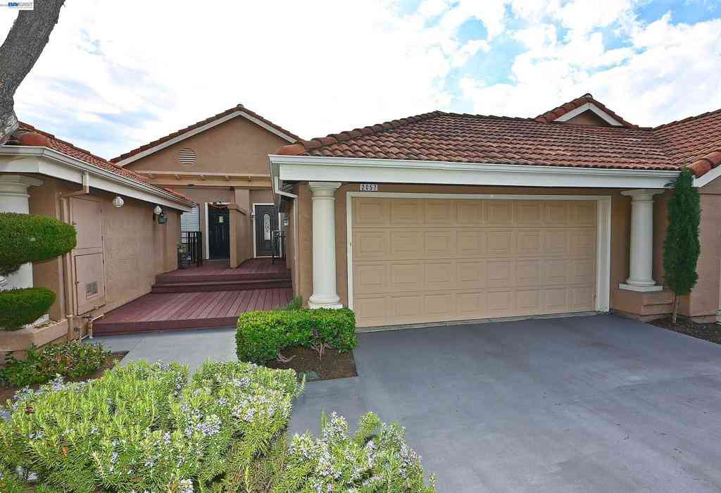 Townhouse For Sale - 2057 Echo Pl<br/> San Ramon, CA 94582