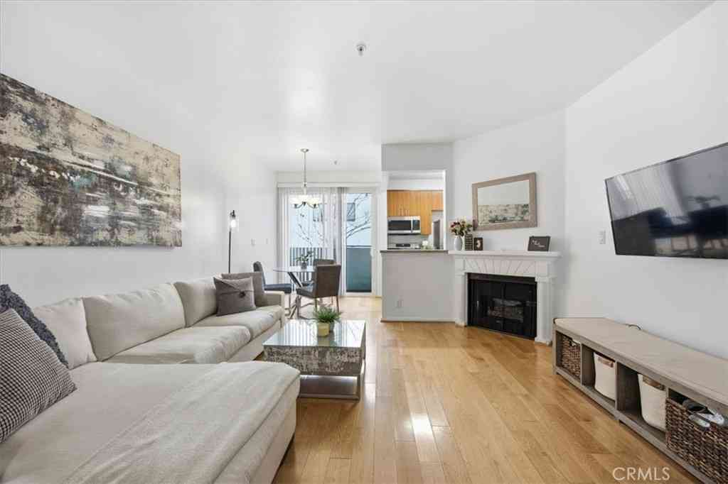 Condo For Sale - 620 S Gramercy Place #130<br/> Los Angeles, CA 90005
