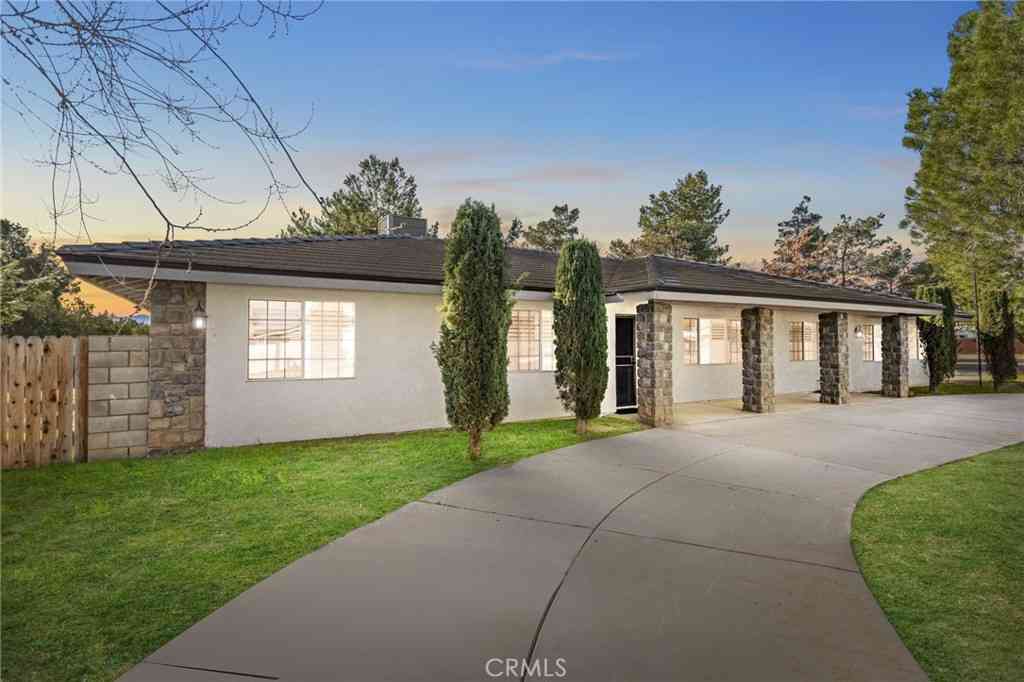 Homes For Sale - 17041 Fairburn Street<br/> Hesperia, CA 92345
