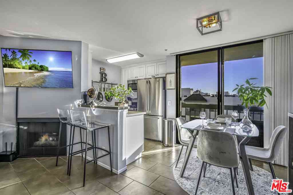 Condo For Sale - 7320 Hawthorn Avenue #315<br/> Los Angeles, CA 90046