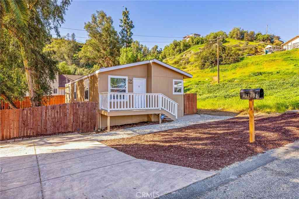 Homes For Sale - 17603 Hays<br/> Lake Elsinore, CA 92530