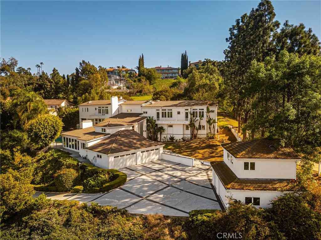 Homes For Sale - 2820 Shadow Canyon Drive<br/> Diamond Bar, CA 91765