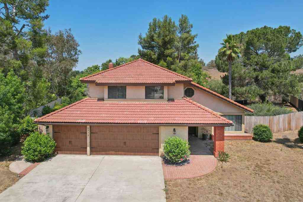 Homes For Sale - 2432 Live Oak Road<br/> Escondido, CA 92029
