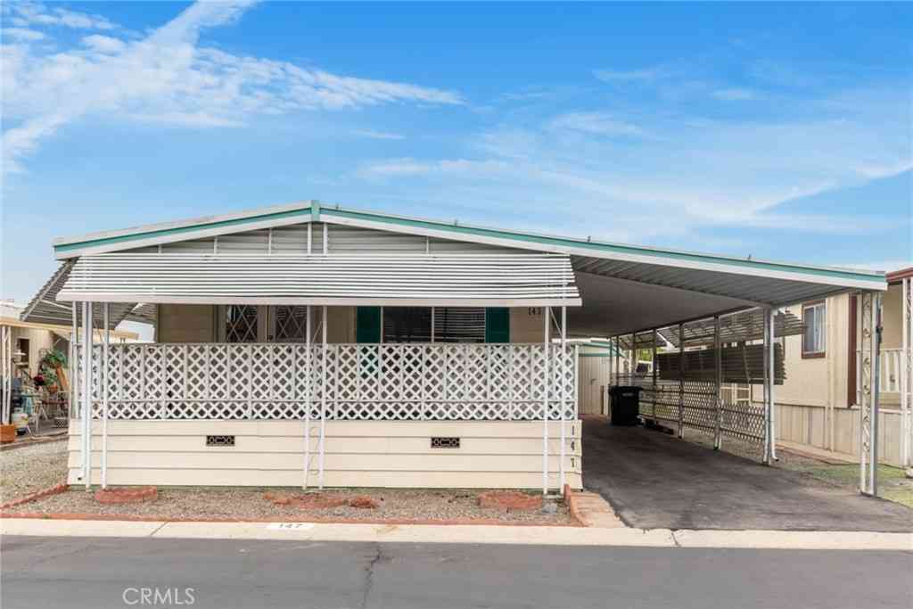 Mobile Home For Sale - 575 S Lyon Avenue #147<br/> Hemet, CA 92543