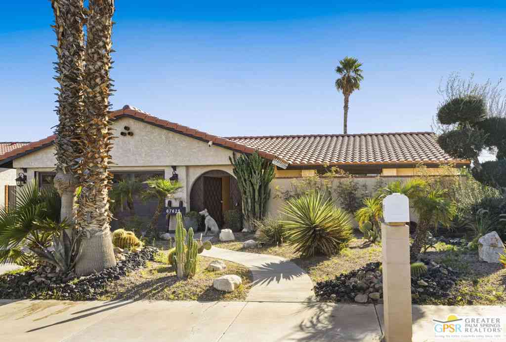 Homes For Sale - 67625 Quijo Road<br/> Cathedral City, CA 92234
