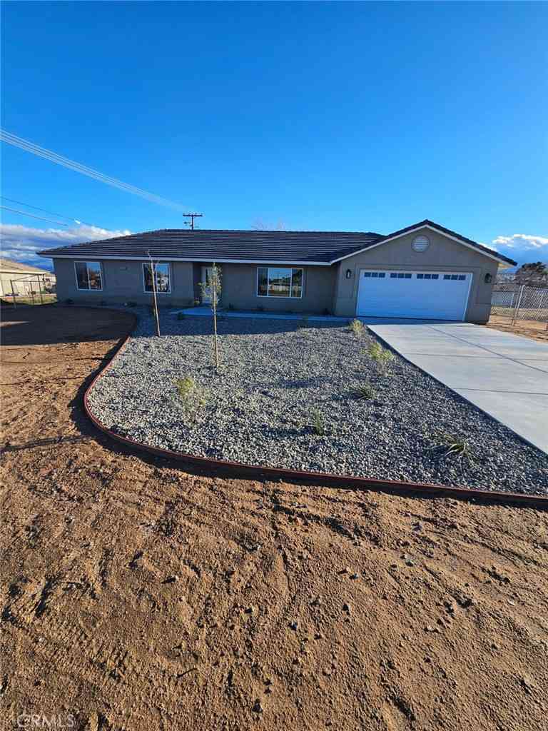 Homes For Sale - 20495 Zuni Road<br/> Apple Valley, CA 92307