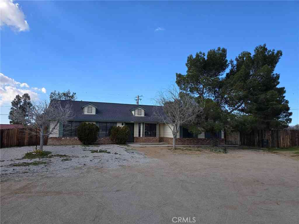 Homes For Sale - 16488 Arcata<br/> Apple Valley, CA 92307
