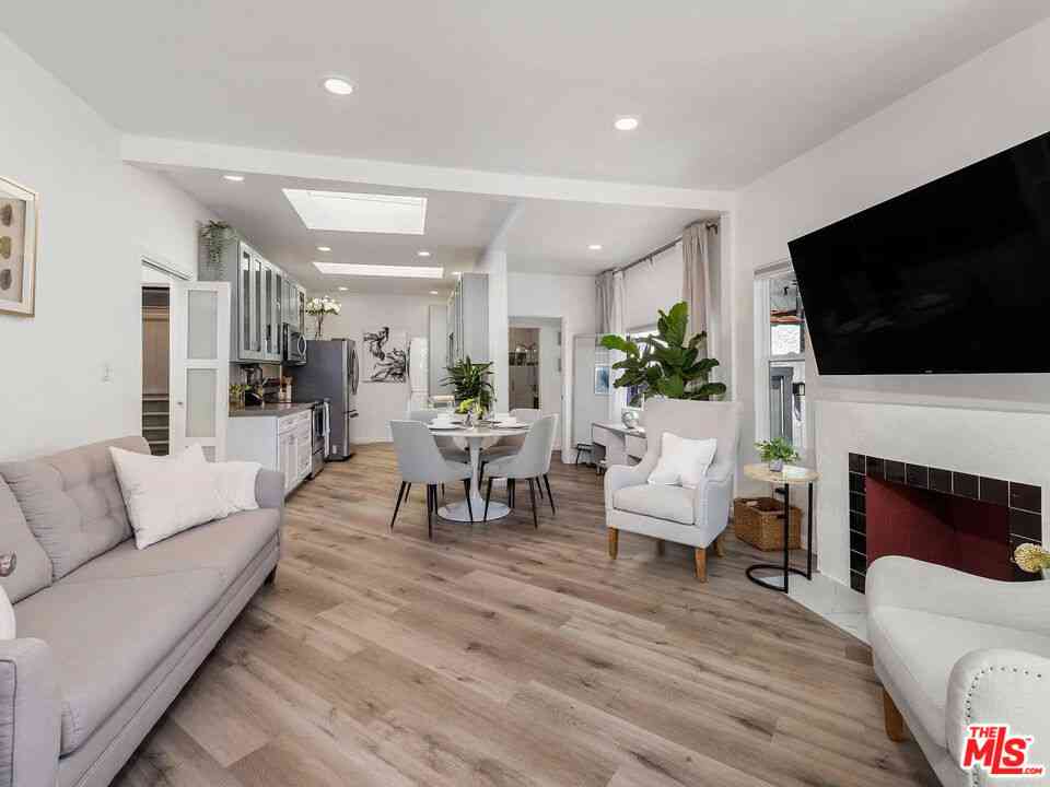 Homes For Sale - 8823 Betty Way<br/> West Hollywood, CA 90069