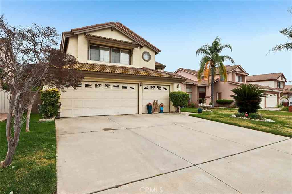 Homes For Sale - 25821 Via Kannela<br/> Moreno Valley, CA 92551