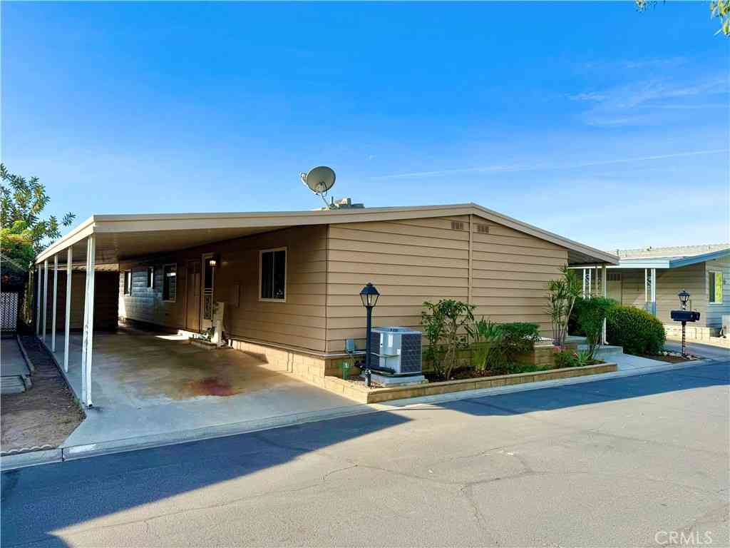 Mobile Home For Sale - 4040 Piedmont Drive #67<br/> Highland, CA 92346