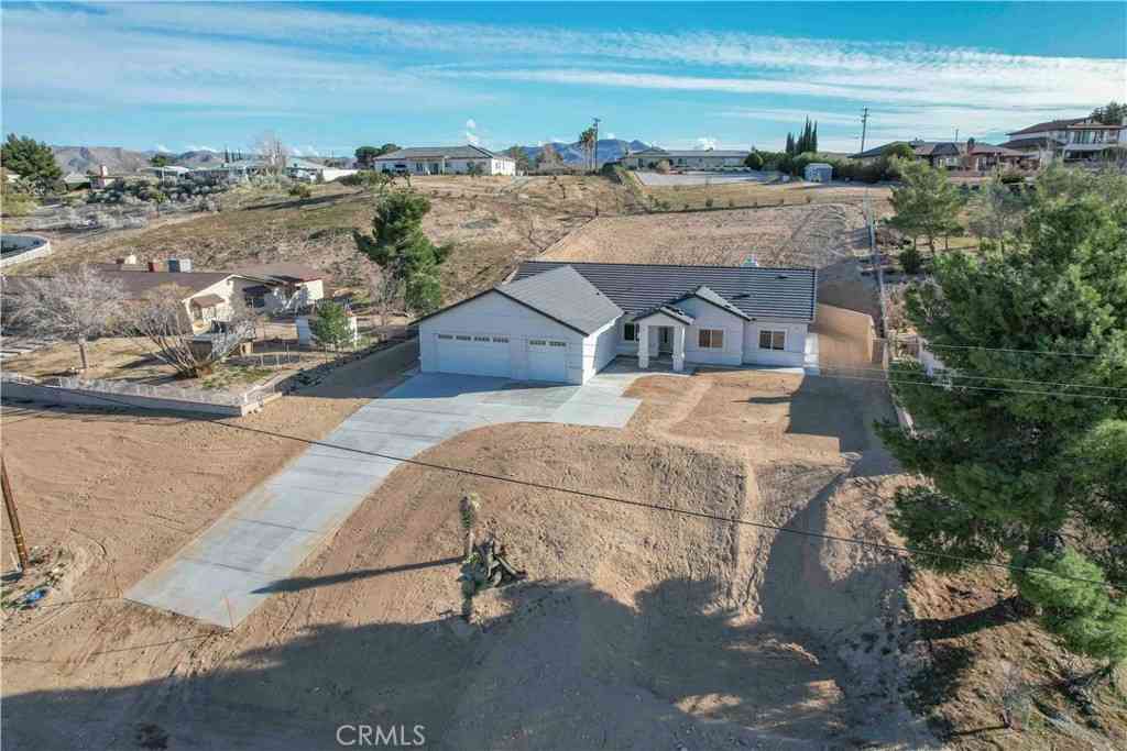 Homes For Sale - 17850 Bangor Avenue<br/> Hesperia, CA 92345