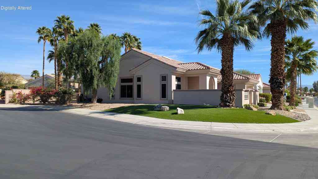 Homes For Sale - 78664 Putting Green Drive<br/> Palm Desert, CA 92211