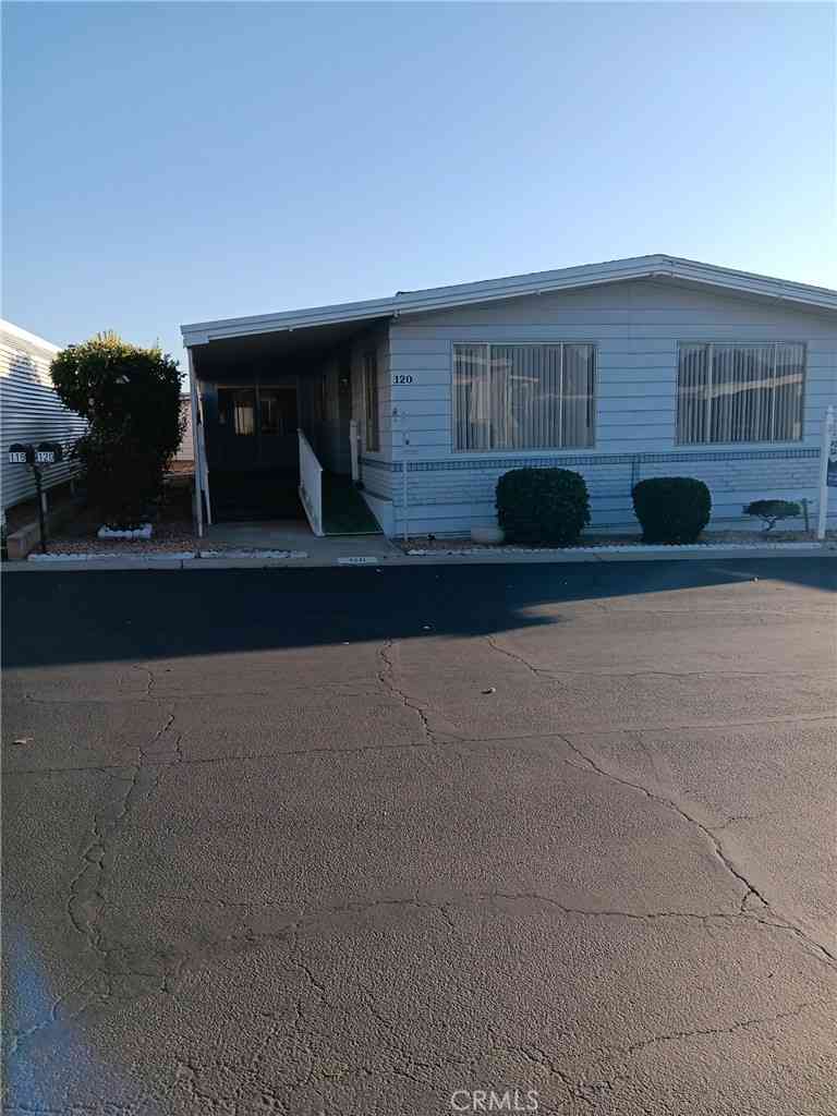 Mobile Home For Sale - 35218 Fir #120<br/> Yucaipa, CA 92399