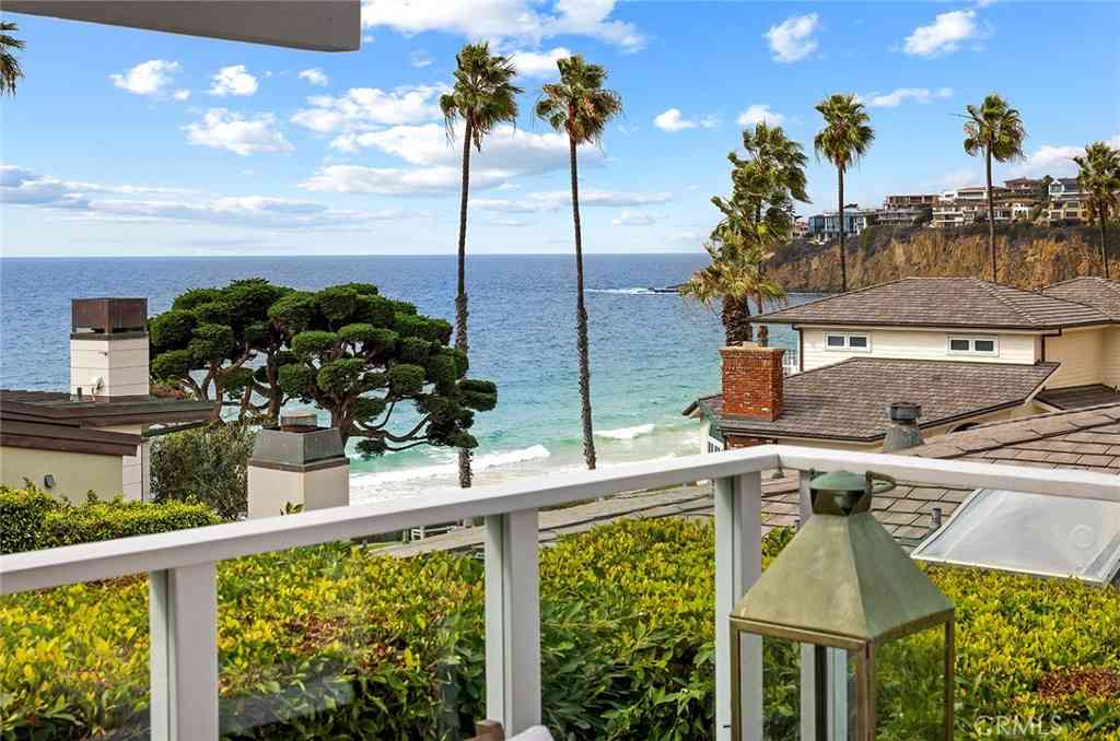 Homes For Sale - 32 Emerald Bay<br/> Laguna Beach, CA 92651
