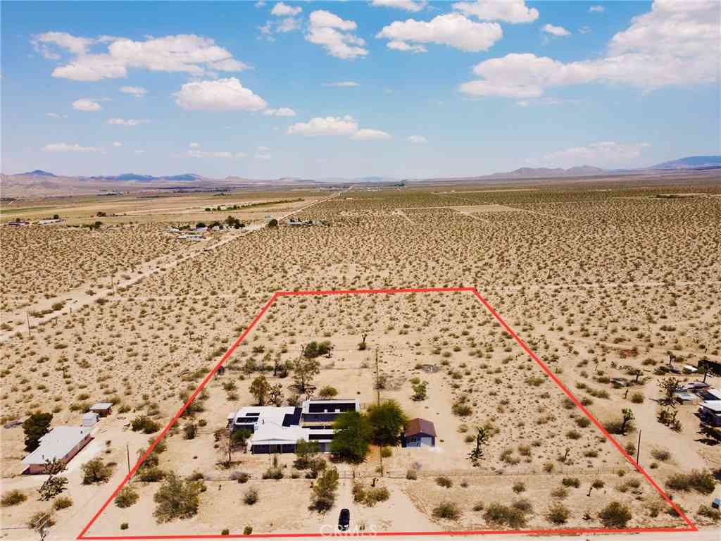Homes For Sale - 9635 Anza Trail<br/> Lucerne Valley, CA 92356