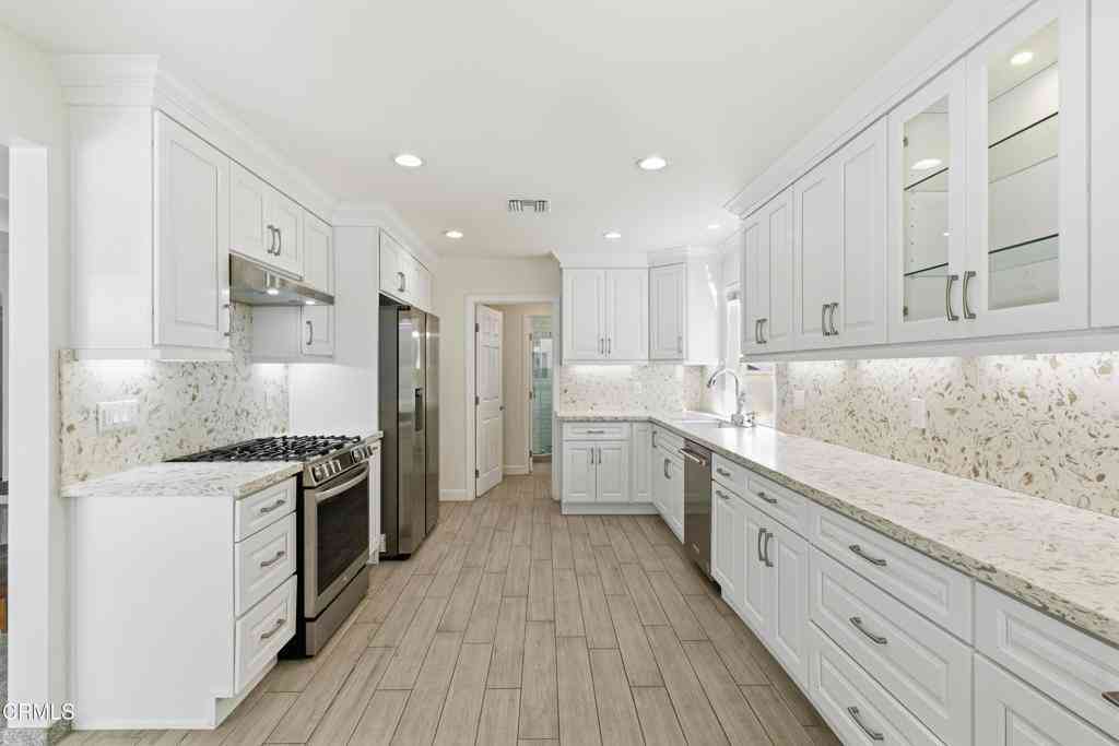 Homes For Rent - 18600 Cantara Street<br/> Los Angeles, CA 91335
