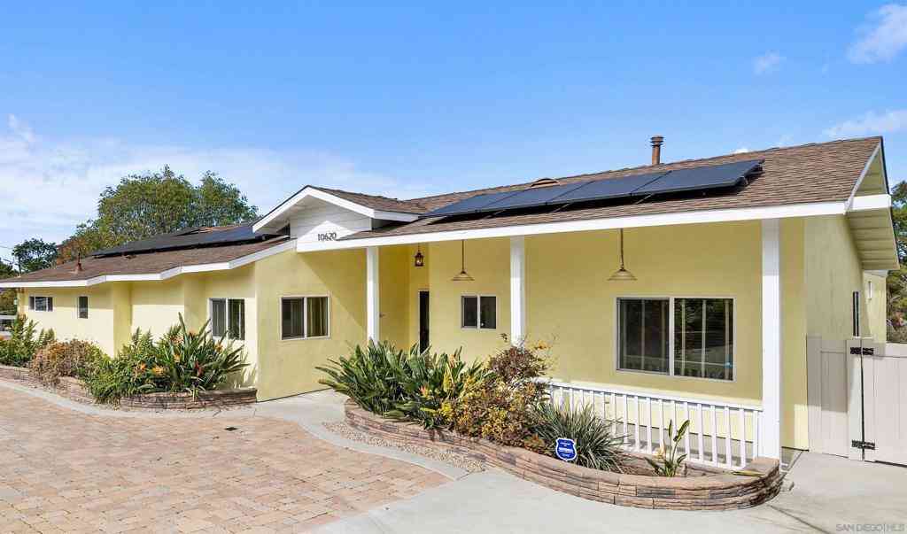 Homes For Sale - 10620 Garden Way<br/> Spring Valley, CA 91978