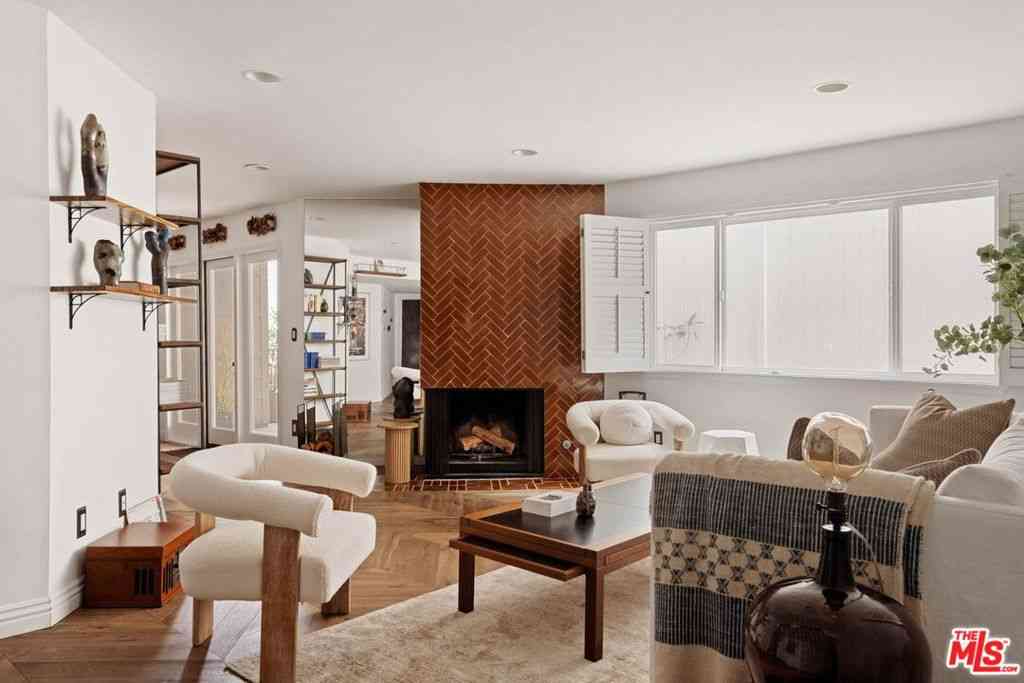Condo For Sale - 1014 9th Street #1<br/> Santa Monica, CA 90403
