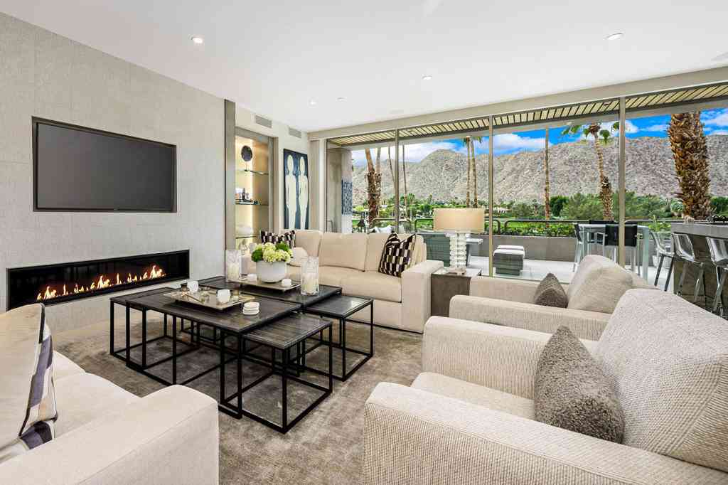 Condo For Sale - 47111 Vintage Drive E #205<br/> Indian Wells, CA 92210