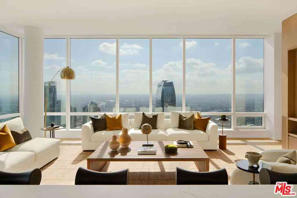 Condo For Rent - 1000 W 8th Street #4510<br/> Los Angeles, CA 90017