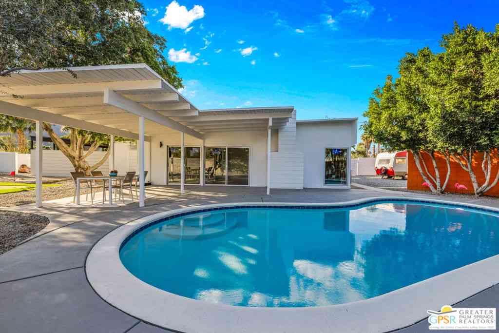 Homes For Sale - 2410 N Starr Road<br/> Palm Springs, CA 92262