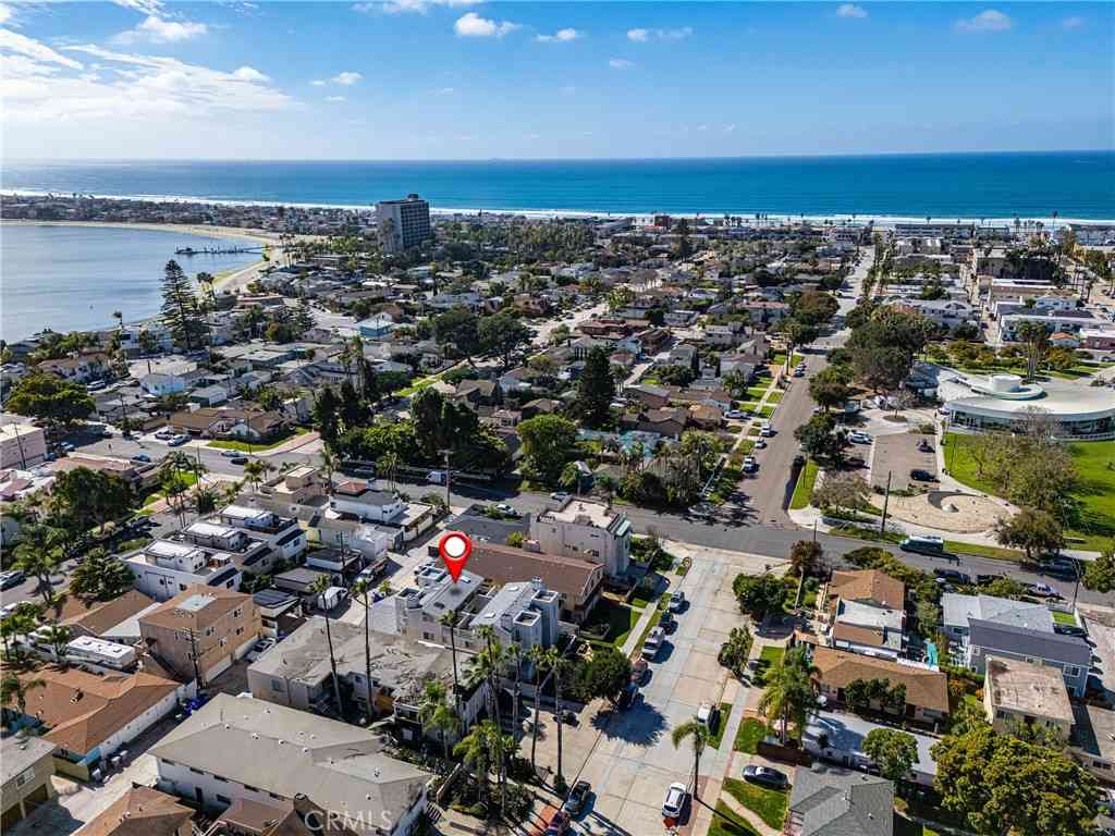 Condo For Sale - 1119 Reed Avenue #2<br/> San Diego, CA 92109