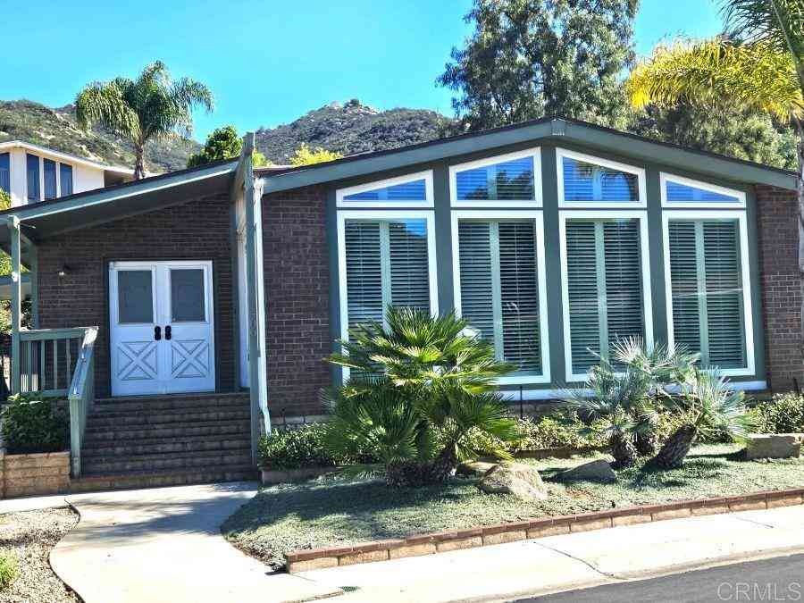 Mobile Home For Sale - 8975 Lawrence Welk Drive #409<br/> Escondido, CA 92026
