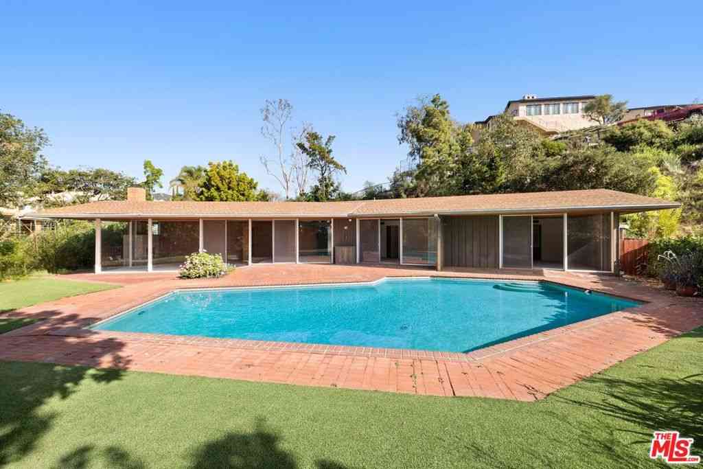 Homes For Rent - 590 N Tigertail Road<br/> Los Angeles, CA 90049