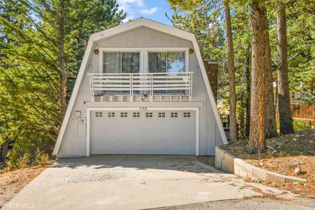 Homes For Sale - 598 Dahlia Drive<br/> Green Valley Lake, CA 92341