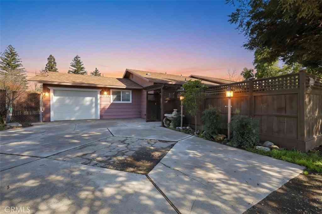 Homes For Sale - 2085 Mulberry Street<br/> Chico, CA 95928