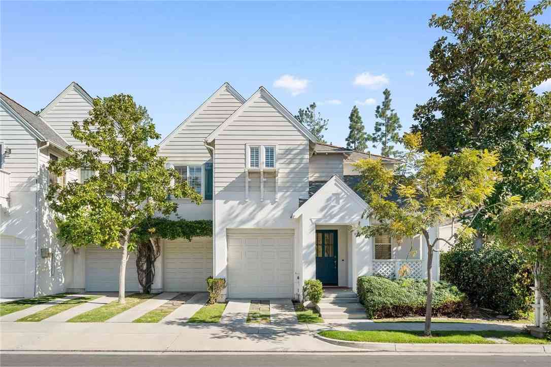Homes For Sale - 54 Turnbury Lane<br/> Irvine, CA 92620