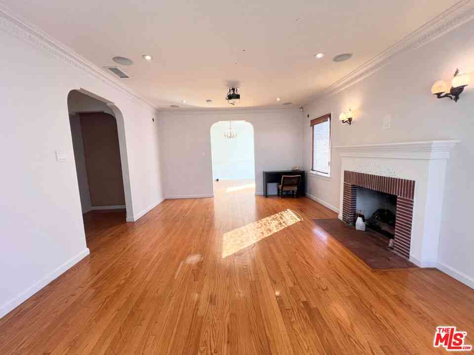Homes For Rent - 2652 S Bedford Street<br/> Los Angeles, CA 90034